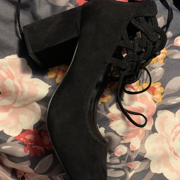 7W lace up lattice heel - Picture 3 of 4